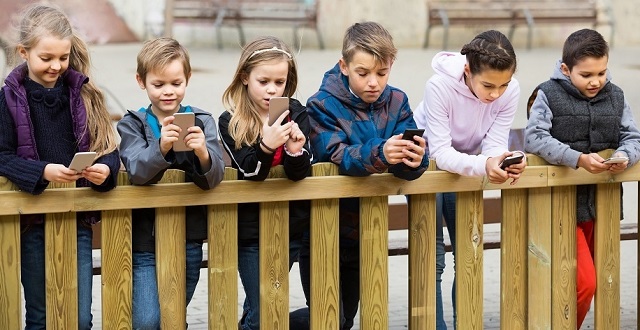 Kesan Radiasi Telefon Pintar Boleh Buat Remaja Jadi Pelupa