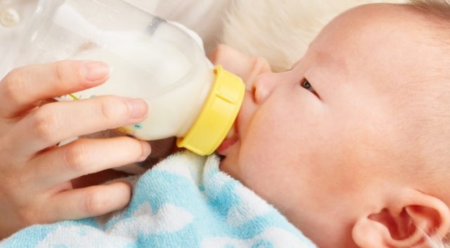 Susu Badan Boleh Tahan Berapa Lama Selepas Ia Diperah? Semua Ibu Perlu