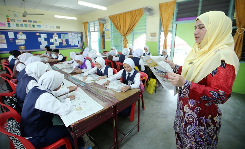 Guru-Guru Di Malaysia Adalah Antara Guru Yang Paling Berdedikasi Di Dunia!
