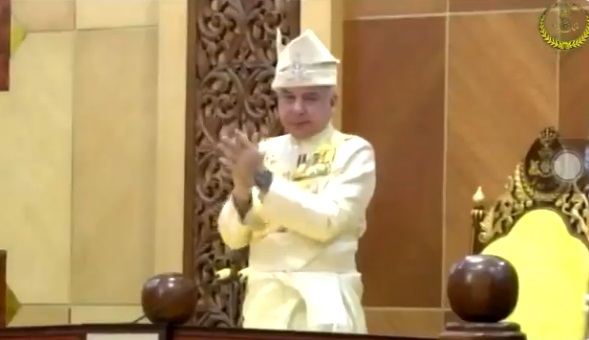 Sultan Perak sebak bagi ucapan penghargaan kepada petugas barisan hadapan